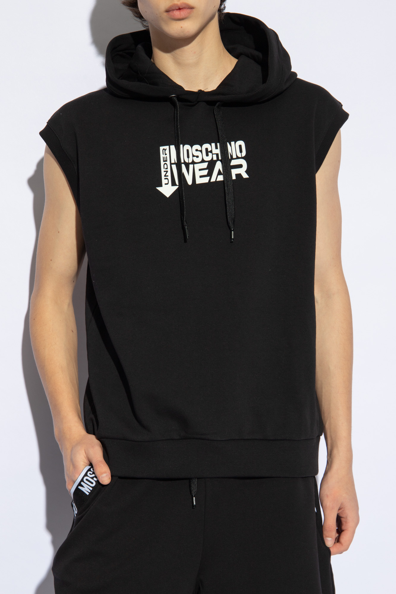 ファングッズ MOSCHINO Sleeveless Hoodie TRICKS ファングッズ MOSCHINO Sleeveless Hoodie TRICKS MOSCHINO Logo